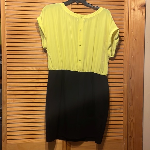 JENNIFER LOPEZ Chartreuse Black DRESS SIZE 16 - Picture 2 of 2